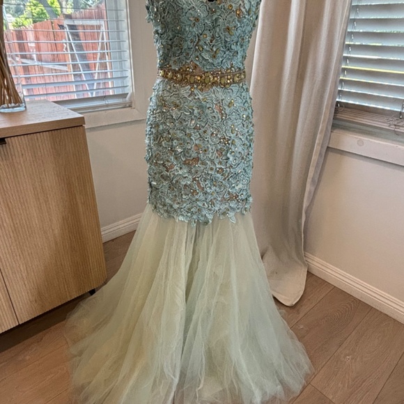 Evening gown - Picture 4 of 9